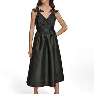 NWT Donna Karan Sleeveless V-Neck Bow Detail Dress